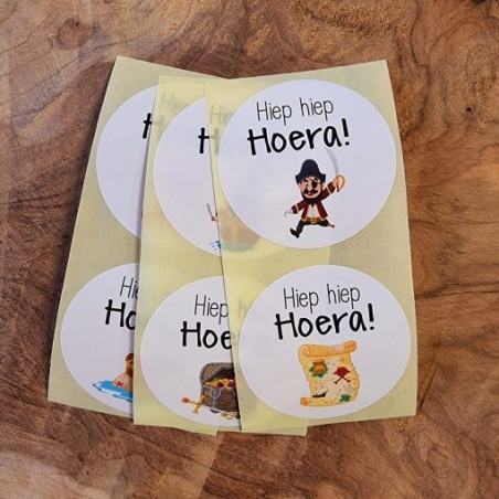 sticker hoera piraat