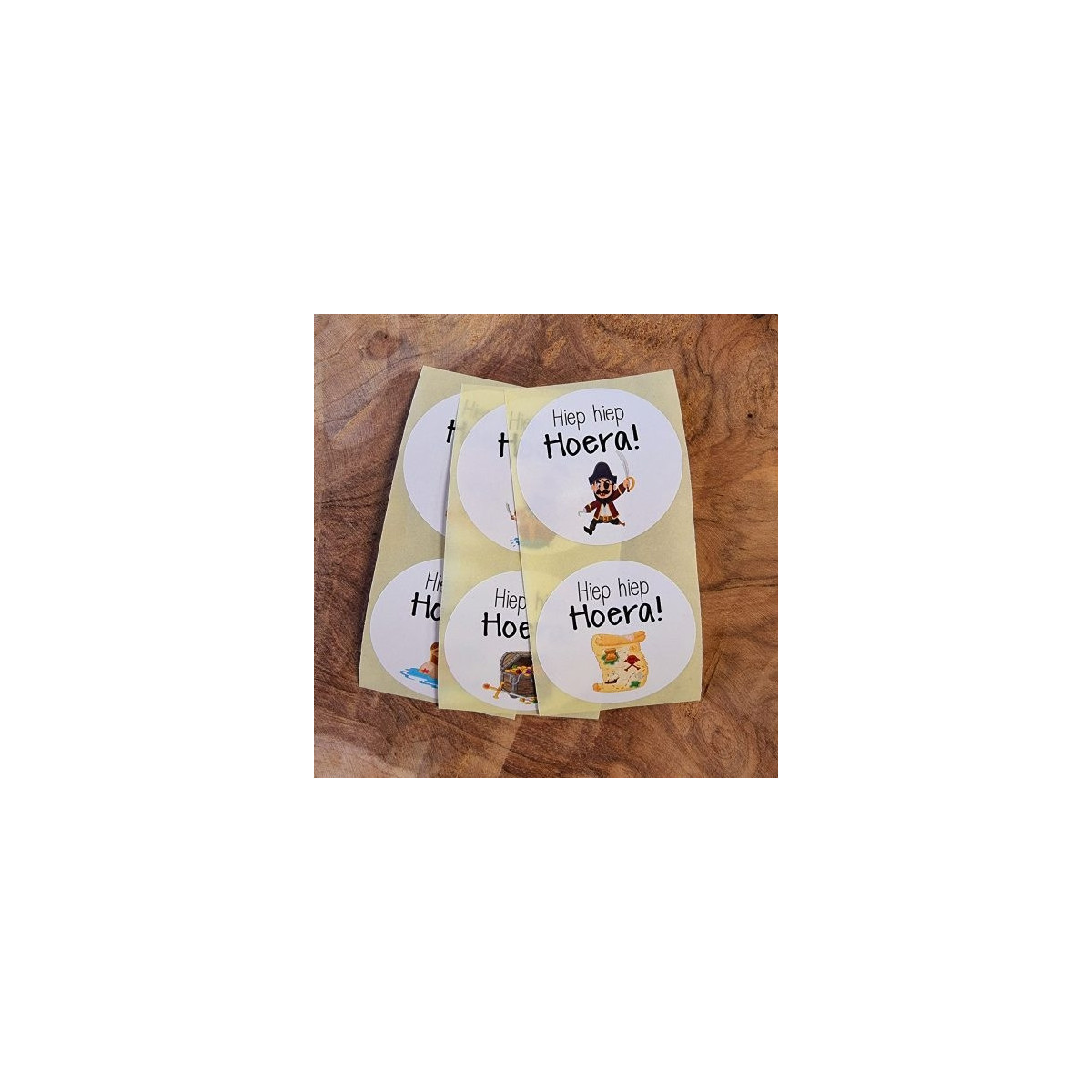 sticker hoera piraat